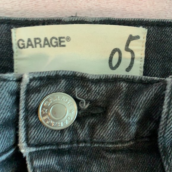 Garage - Picture 2 of 3